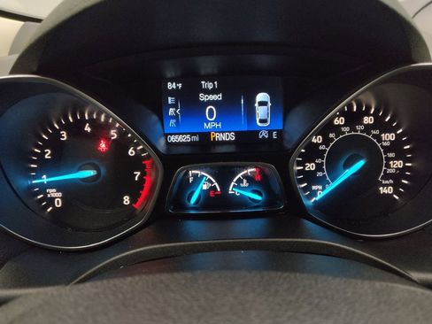 Used 2019 Ford Escape SE image 23