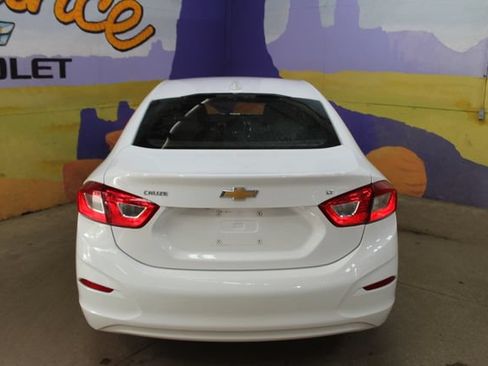 Used 2019 Chevrolet Cruze LT FWD image 7