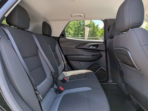 Used 2024 Chevrolet TrailBlazer LT w/ Driver Confidence Package FWD image 27