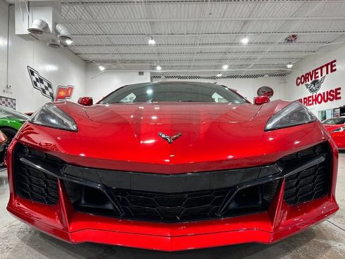 Used 2024 Chevrolet Corvette Z06 RWD image 23