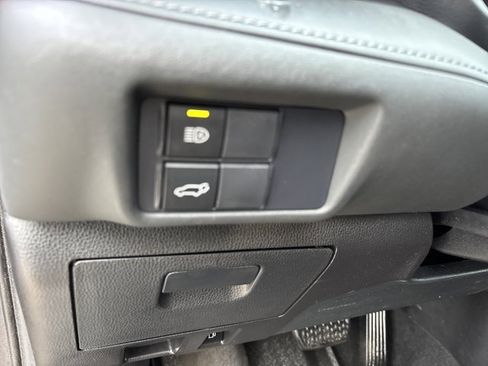 Used 2021 Toyota Highlander XLE image 26