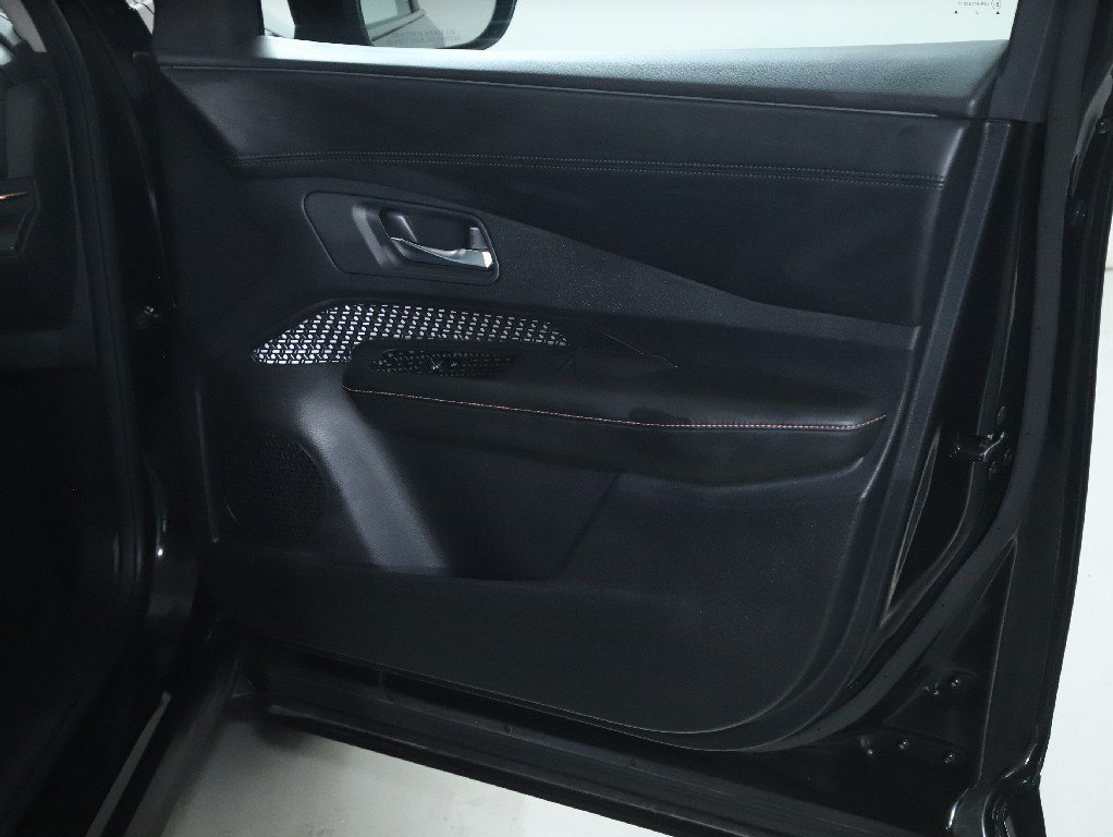 Certified 2023 Nissan Ariya FWD image 34