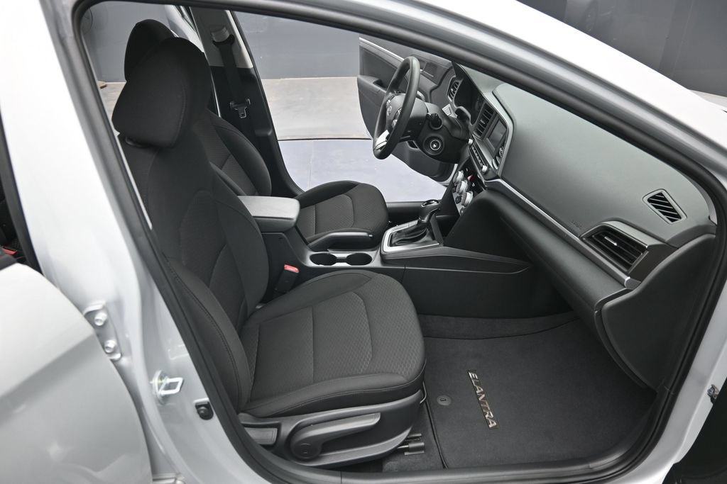 Used 2019 Hyundai Elantra SE w/ Cargo Package FWD image 28