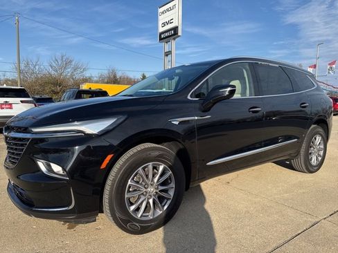 Used 2023 Buick Enclave Essence image 7