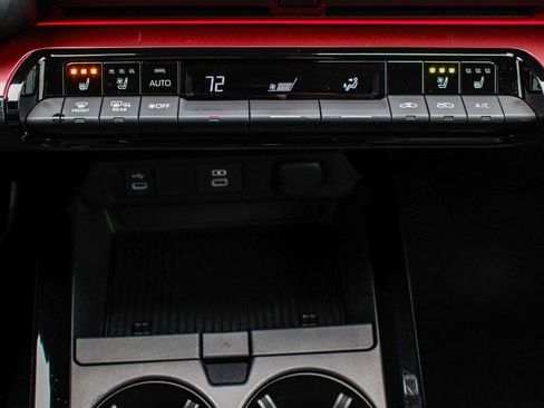 Used 2024 Toyota Prius Prime Premium image 21