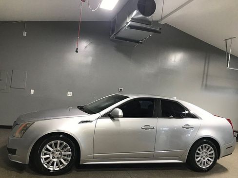 Used 2012 Cadillac CTS Luxury RWD image 6