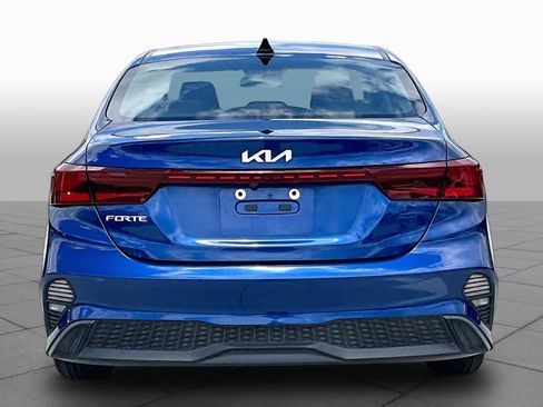 Certified 2022 Kia Forte LXS w/ LXS Technology Package FWD image 5