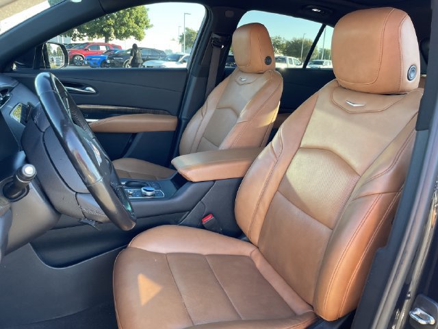 Used 2023 Cadillac XT4 Premium Luxury FWD image 27