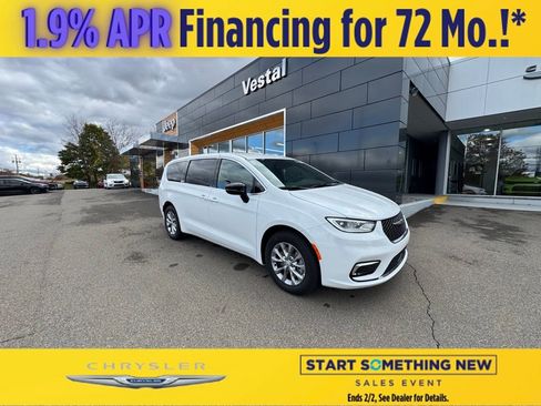 New 2026 Chrysler Pacifica Select image 1