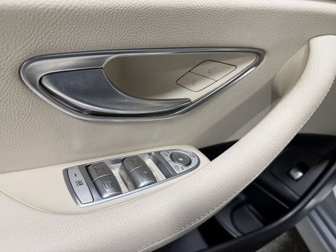 Used 2018 Mercedes-Benz E 300 4MATIC image 21