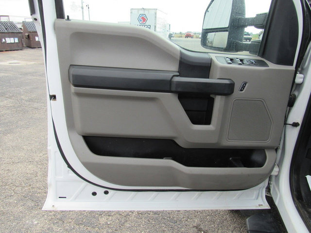 Used 2022 Ford F550 2WD Crew Cab Super Duty w/ Power Equipment Group image 30