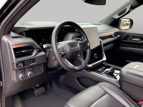 Used 2025 GMC Yukon Denali AWD/4WD image 18