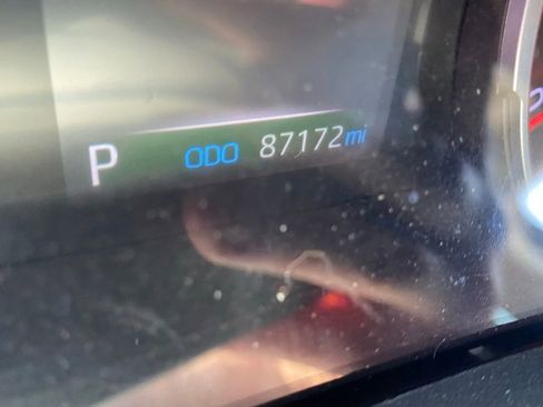 Used 2021 Toyota RAV4 XLE Premium FWD image 5