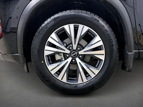 Used 2023 Nissan Rogue SV image 31