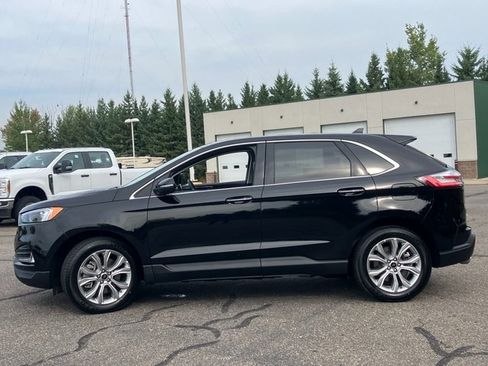 Used 2024 Ford Edge Titanium image 23