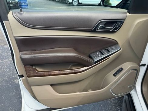 Used 2016 Chevrolet Suburban LT w/ Luxury Package RWD image 18