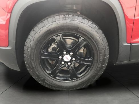 Certified 2023 GMC Acadia AT4 w/ Preferred Package image 3