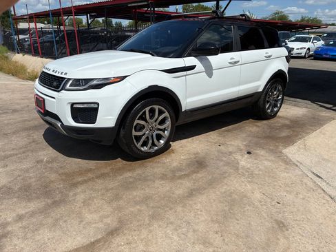 Used 2017 Land Rover Range Rover Evoque SE AWD/4WD image 19
