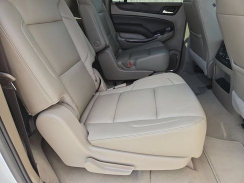 Used 2020 Chevrolet Suburban LT AWD/4WD image 21