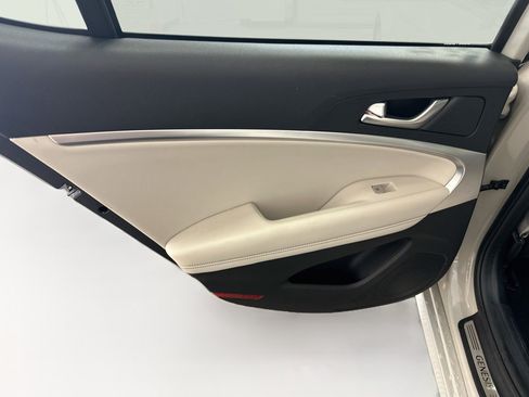Used 2025 Genesis G70 2.5T AWD/4WD image 27