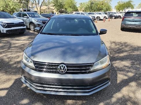 Used 2015 Volkswagen Jetta SE FWD image 5