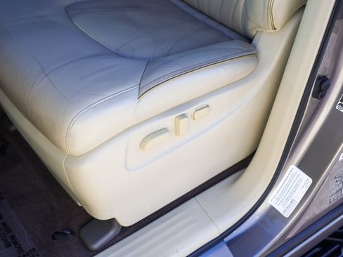 Used 2017 INFINITI QX80 4WD w/ Deluxe Technology Package image 11