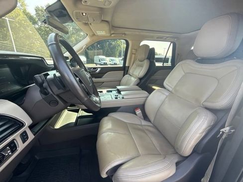 Used 2023 Lincoln Navigator L Reserve AWD/4WD image 13