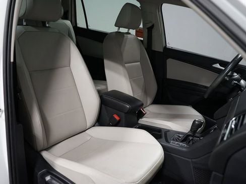 Used 2021 Volkswagen Tiguan SE image 25