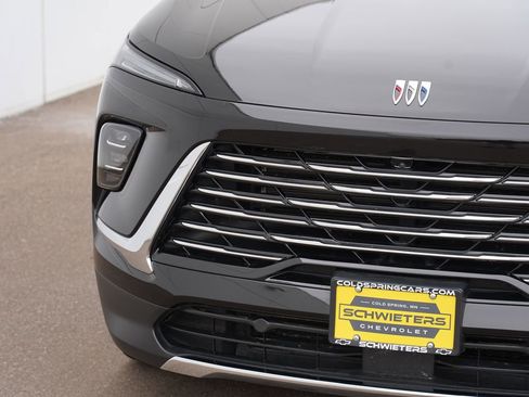 Used 2025 Buick Enclave Preferred image 9