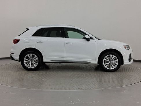 Used 2025 Audi Q3 2.0T Premium w/ Convenience Package AWD/4WD image 7
