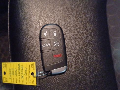 Used 2019 Jeep Compass Latitude w/ Cold Weather Group image 10