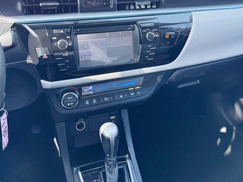 Used 2015 Toyota Corolla LE image 8
