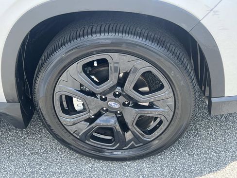 Used 2025 Subaru Ascent Bronze Edition image 12