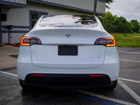 Used 2021 Tesla Model Y Long Range image 4