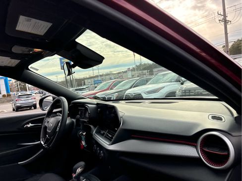 Certified 2024 Chevrolet Trax RS w/ Driver Confidence Package image 25