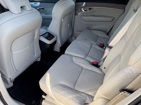 New 2026 Volvo XC90 B6 Ultra image 19