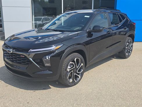 New 2025 Chevrolet Trax RS image 1