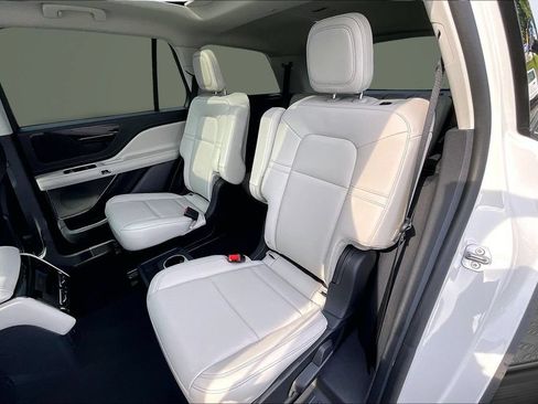 Used 2026 Lincoln Aviator 2WD image 23