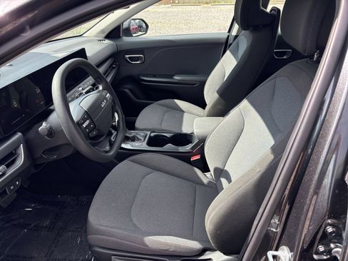 Used 2025 Kia K4 FWD image 27