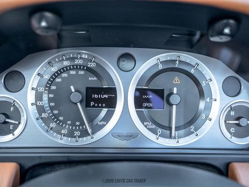 Used 2008 Aston Martin DB9 Volante RWD image 32
