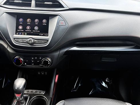 Used 2022 Chevrolet TrailBlazer RS FWD image 13