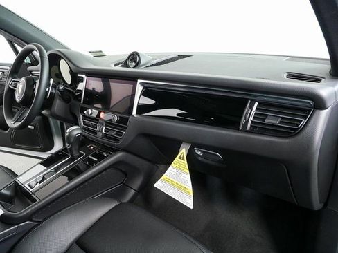 New 2026 Porsche Macan AWD/4WD image 25