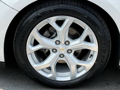 Used 2018 Chevrolet Volt Premier w/ Driver Confidence Package FWD image 17