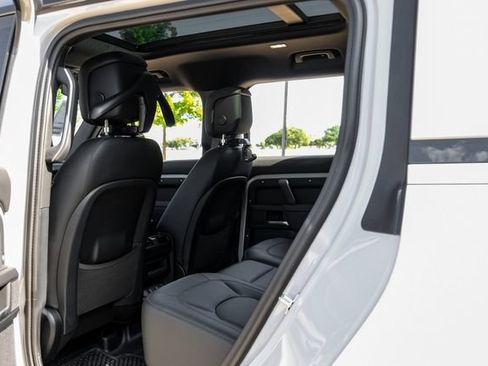 New 2026 Land Rover Defender 110 X-Dynamic SE AWD/4WD image 48