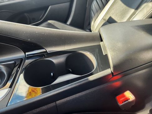 Used 2024 Hyundai Elantra Limited image 17