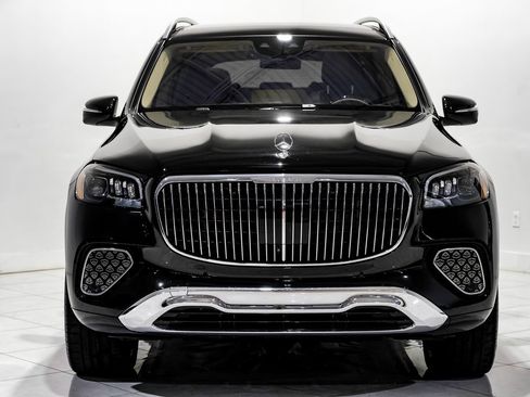 Used 2024 Mercedes-Benz Maybach GLS 600 4MATIC image 2