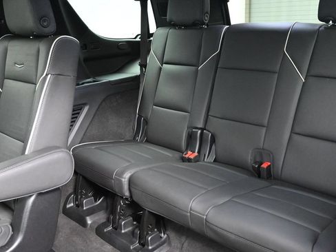 Certified 2024 Cadillac Escalade Premium Luxury AWD/4WD image 17