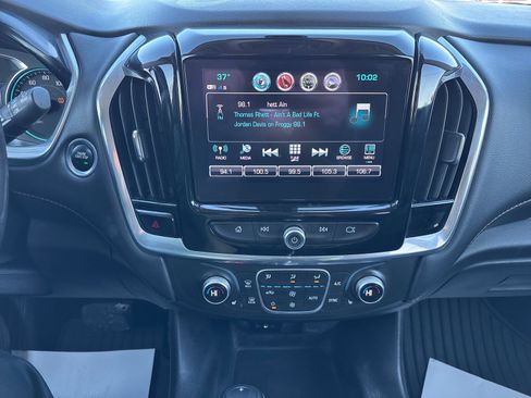 Used 2018 Chevrolet Traverse LT image 31