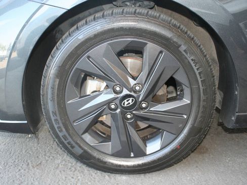 Used 2021 Hyundai Elantra SEL FWD image 10