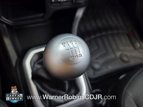 Used 2018 Jeep Renegade Latitude FWD image 23
